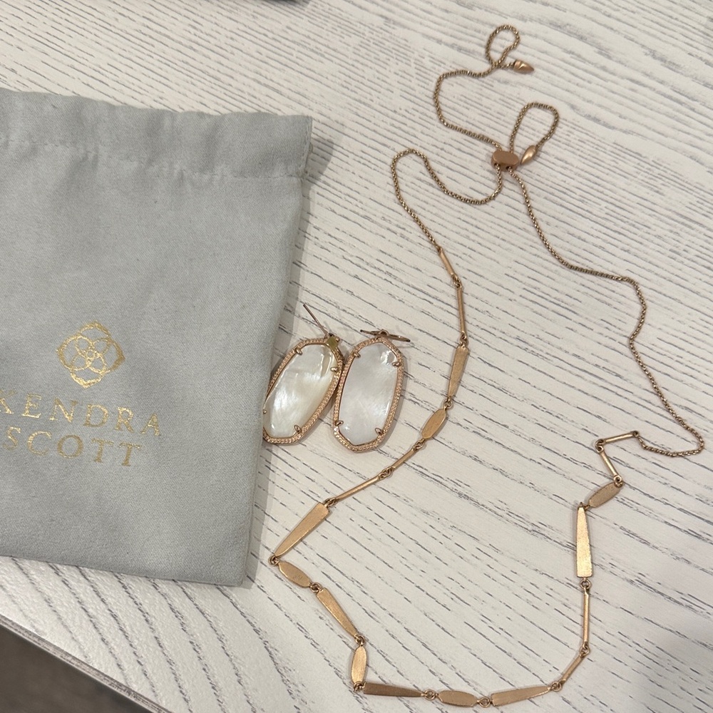 Kendra Scott Rose Gold and pearl color Jewelry Set